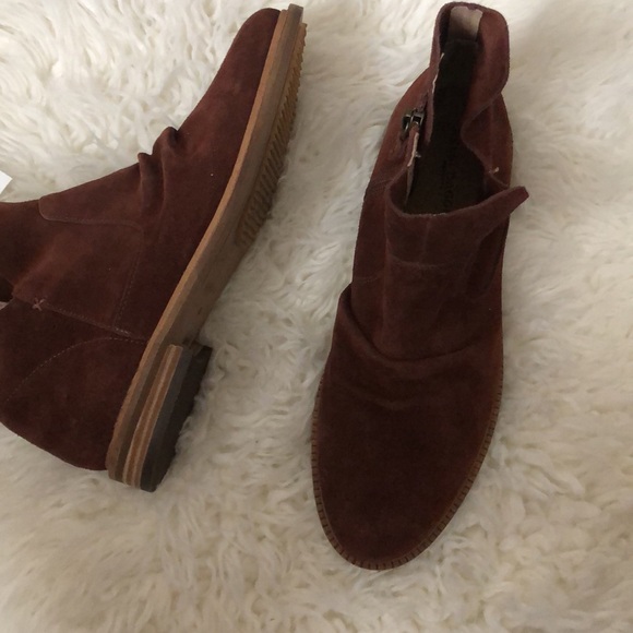 ANTHROPOLOGY Kelsi Dagger Brooklyn Latch Ankle Boots - Picture 5 of 12